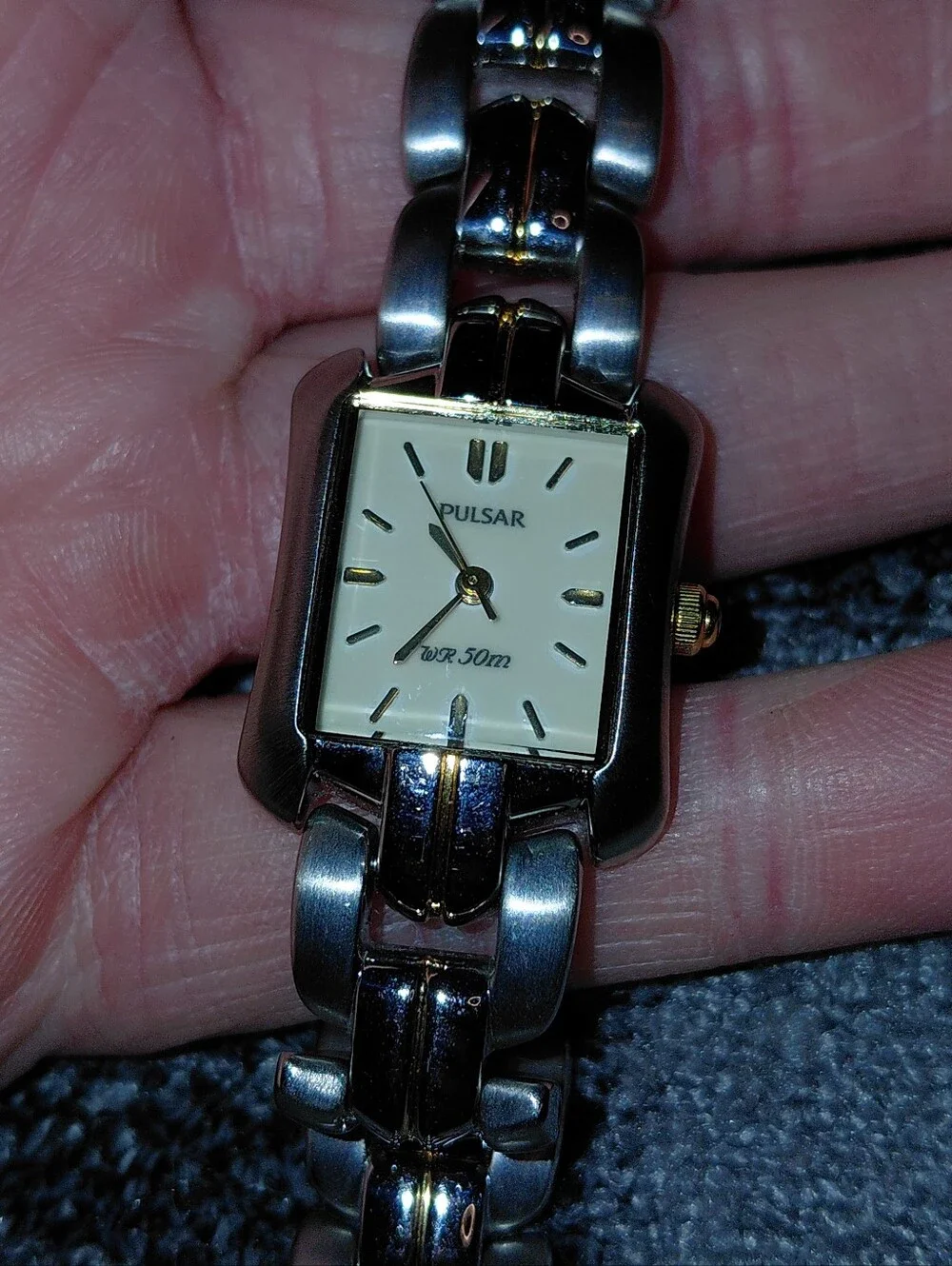Vintage Pulsar Women’s Two Tone Tank Watch V401-6030 50M Y2K Retro Minimalist CC